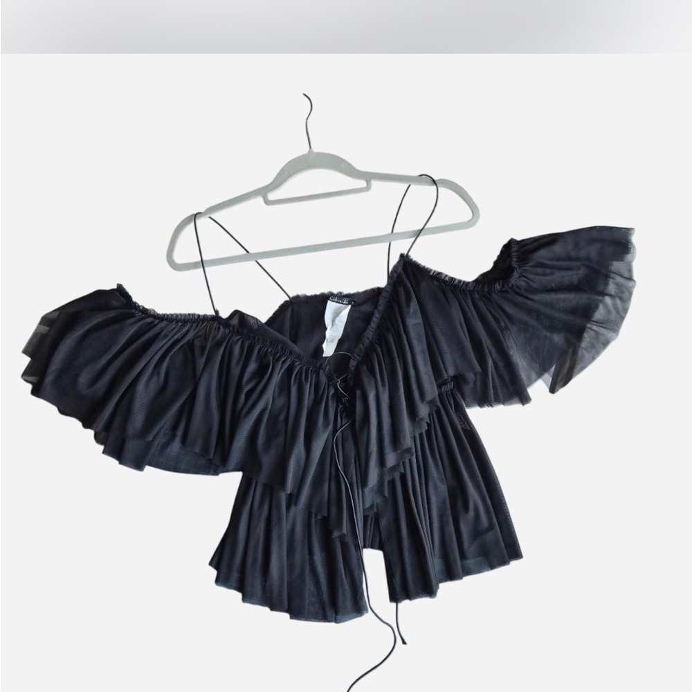 Black Off-Shoulder Ruffle Crop Top with Spaghetti Straps